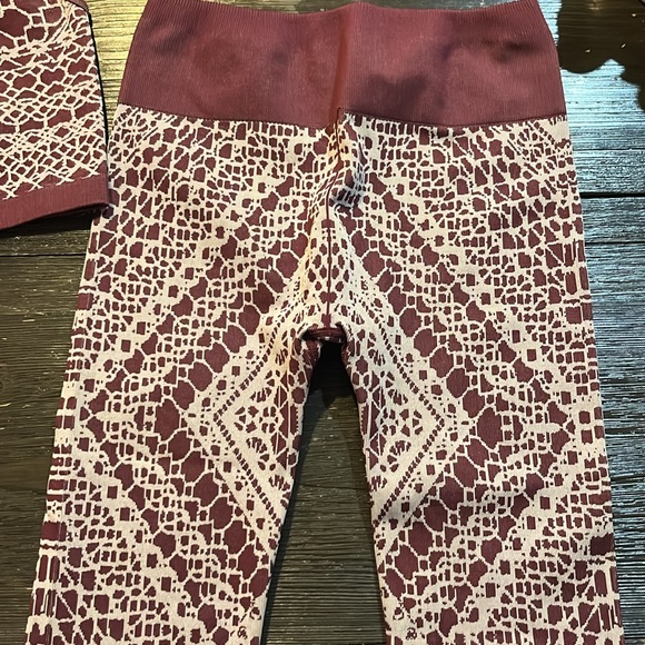 Fabletics Legging Set - Picture 4 of 4